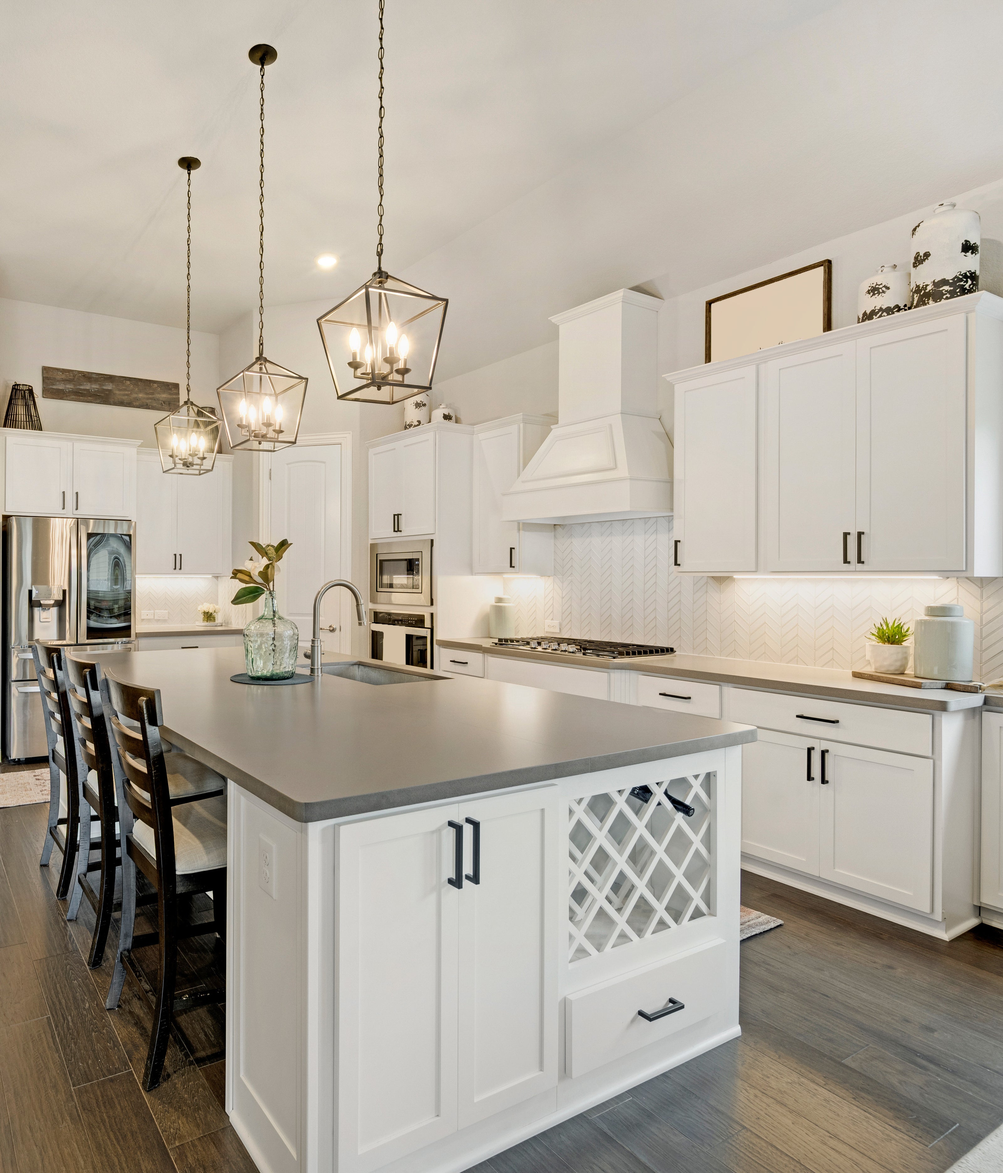 Custom kitchen cabinets in a Watkinsville GA home by Reviving Dawn

